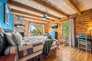 3 bedrooms, desk, iron/ironing board, travel crib