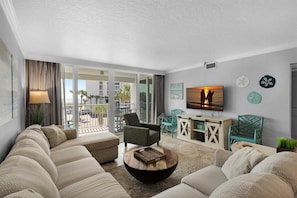 Apartment, Mehrere Betten (Shoreline Towers 3035) | Wohnbereich