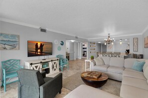 Apartment, Mehrere Betten (Shoreline Towers 3035) | Wohnbereich