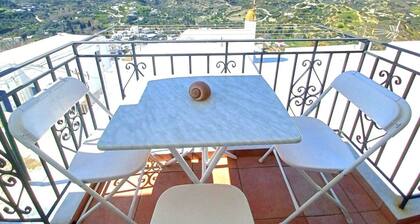 Skyros BnB, Little Horse in Skyros Town