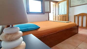 1 dormitorio, tabla de planchar con plancha, wifi gratis y ropa de cama