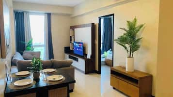 Comfort-Apartment, Balkon | Wohnbereich