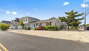 Exterior - Sunny Beach House Getaway: 8 Houses to the Beach – Sand, Surf, & Delicious Eats! (Lavallette)