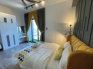 1 habitación, escritorio, tabla de planchar con plancha y wifi gratis 