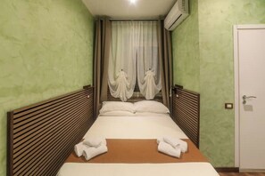 1 habitación, wifi y ropa de cama