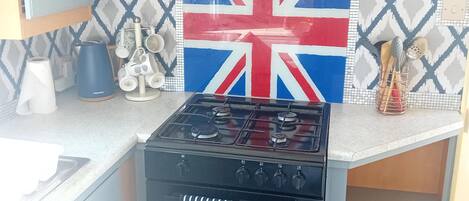 Apartment | Private kitchen | Fridge, microwave, oven, stovetop