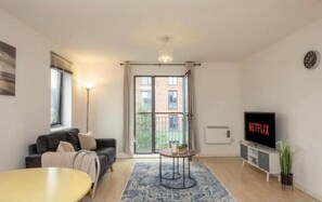 Living area - City Chic Apartment in Manchester (Salford)