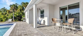 This modern spacious and well decorated 5 beds house is an ideal place to relax!