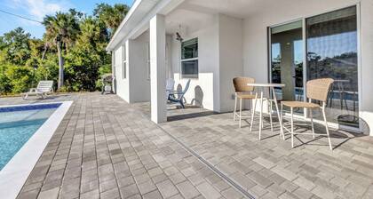 This modern spacious and well decorated 5 beds house is an ideal place to relax!