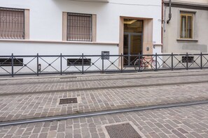Front of property - Silvy & Paul apartment by MMega (Florence)