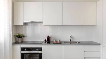 KĂŒhlschrank, Ofen, Herdplatte, GeschirrspĂŒler