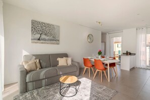 TV - Cozy & Modern Flat for 6 people / Free Parking (Lugano)