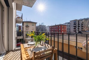 Outdoor dining - Cozy & Modern Flat for 6 people / Free Parking (Lugano)