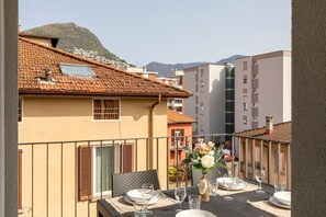 Outdoor dining - Cozy & Modern Flat for 6 people / Free Parking (Lugano)
