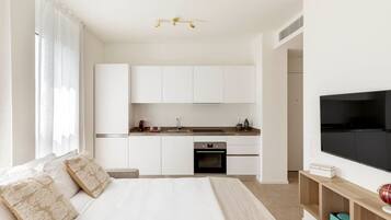 1 Schlafzimmer, Schreibtisch, Bügeleisen/Bügelbrett, Reisekinderbett