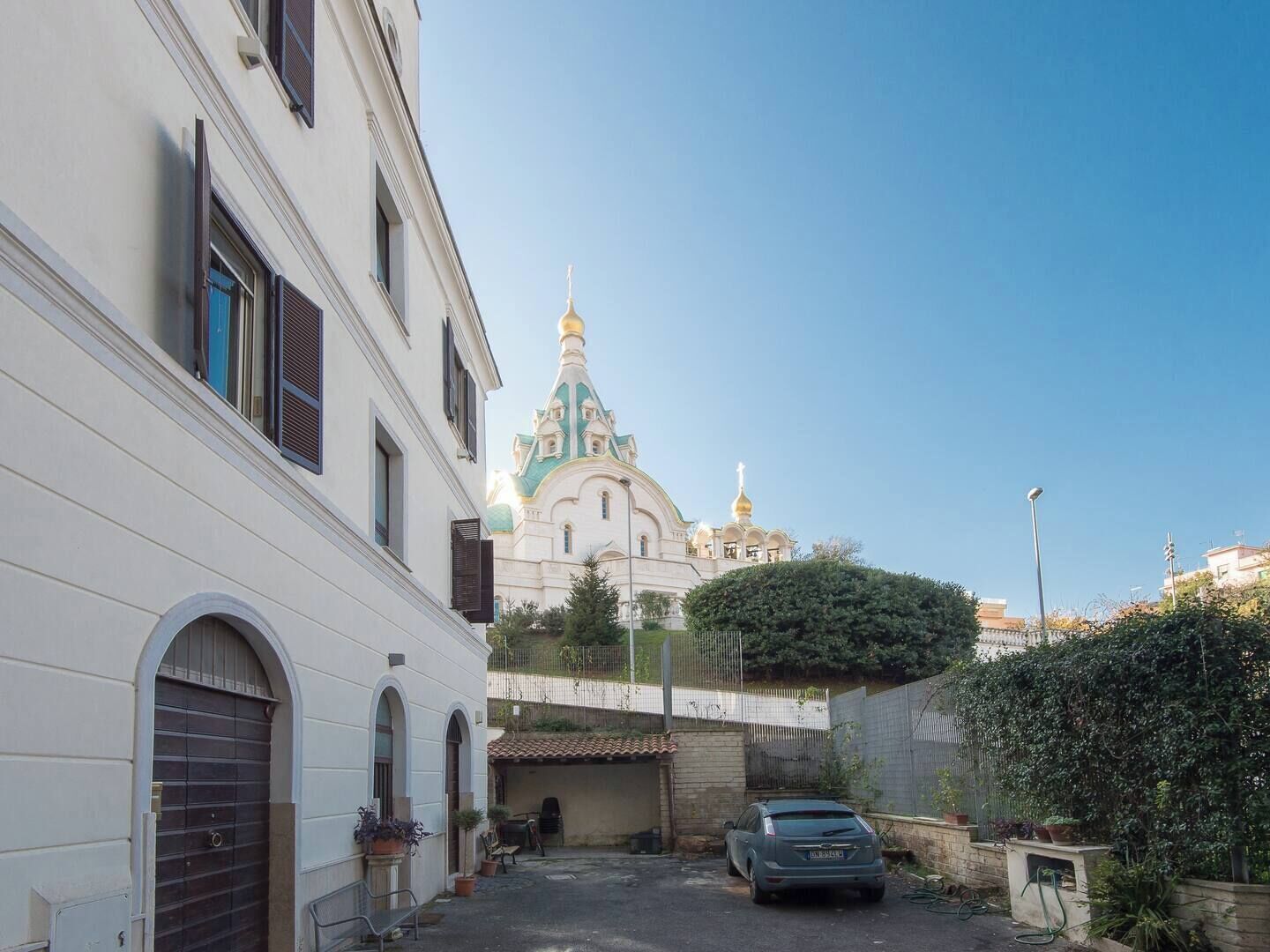 المنشأة من الخارج