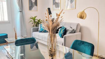 Luxury Suite | Living area | Smart TV