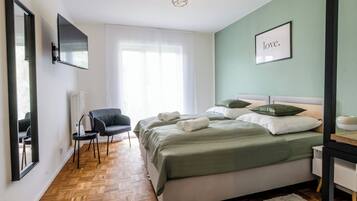 3 chambres, bureau, Wi-Fi gratuit, draps fournis
