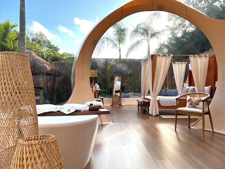 1 habitación, sábanas de algodón egipcio y ropa de cama de alta calidad . Zion Bubble Glamping