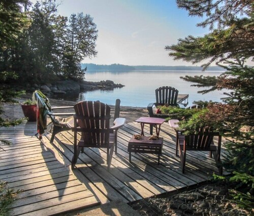 Rustic Retreat on Mississagua Lake in Beautiful Trent Lakes