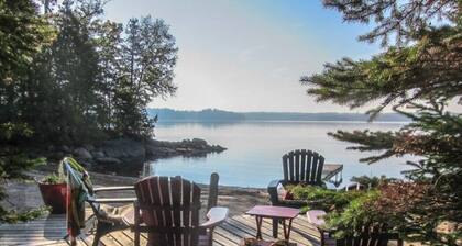 Rustic Retreat on Mississagua Lake in Beautiful Trent Lakes