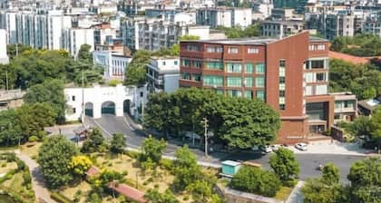 Ganzhou Junlang Yupin Hotel (Nanmenkou Yugutai Ancient City Wall Store)