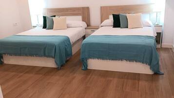 1 slaapkamer, een strijkplank/strijkijzer, wifi, beddengoed