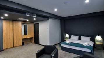 Superior Double Room | Iron/ironing board, free WiFi