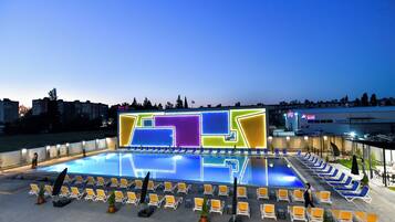 Indoor pool, outdoor pool