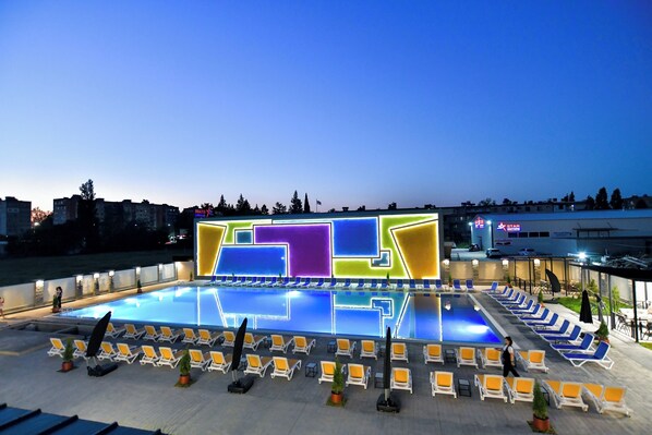 Indoor pool, outdoor pool - West Inn Georgia in Kutaisi (Kutaisi)