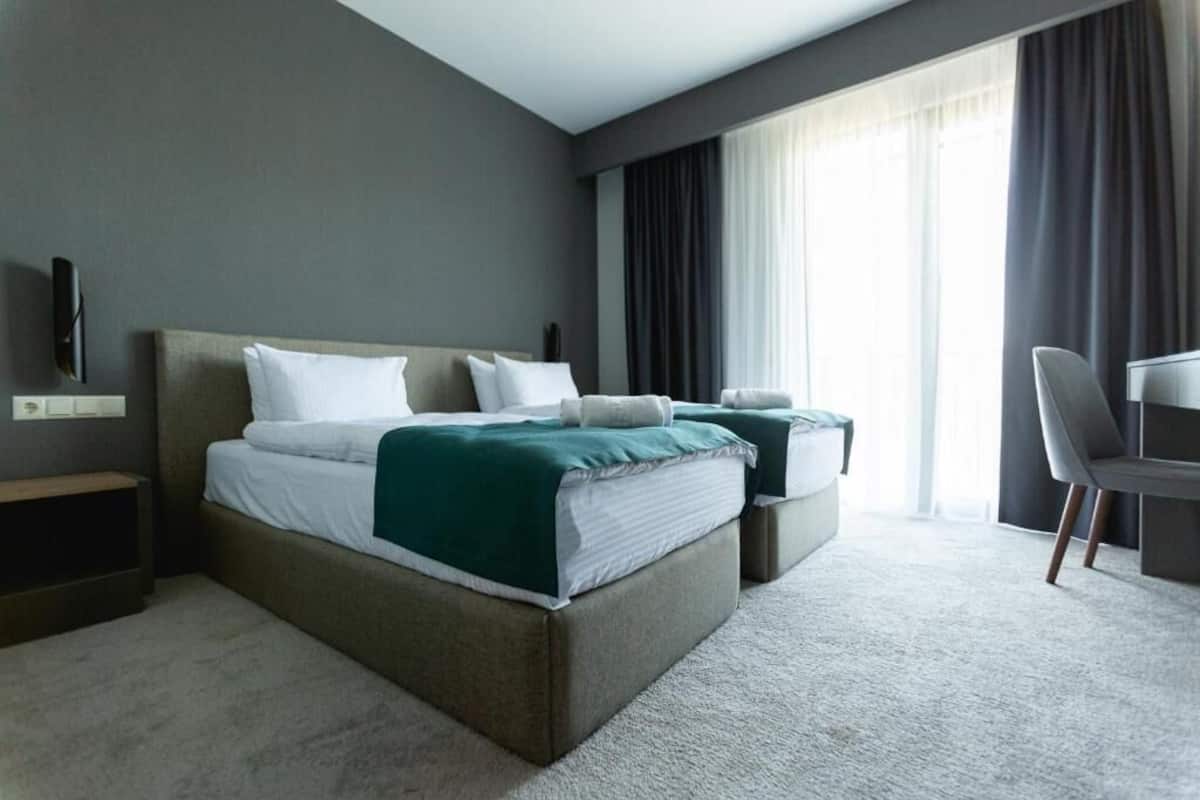 Standard Triple Room | Iron/ironing board (on request), WiFi (free)