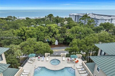 Heated Pool 2BR 2BA Walk-In Shower Sofa Bed Sleeps 7 WiFi Porch Pool Hot Tub