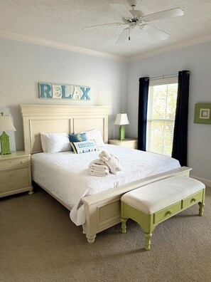 2 soverom, skrivebord, strykejern/-brett og wi-fi (inkludert)