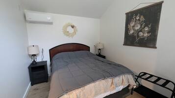 3 soveværelser, skrivebord, strygejern/strygebræt, weekendseng