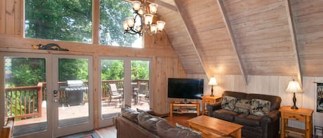 Smart TV, fireplace
