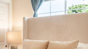 4 bedrooms, iron/ironing board, free WiFi, bed sheets