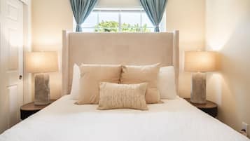 4 slaapkamers, een strijkplank/strijkijzer, gratis wifi, beddengoed