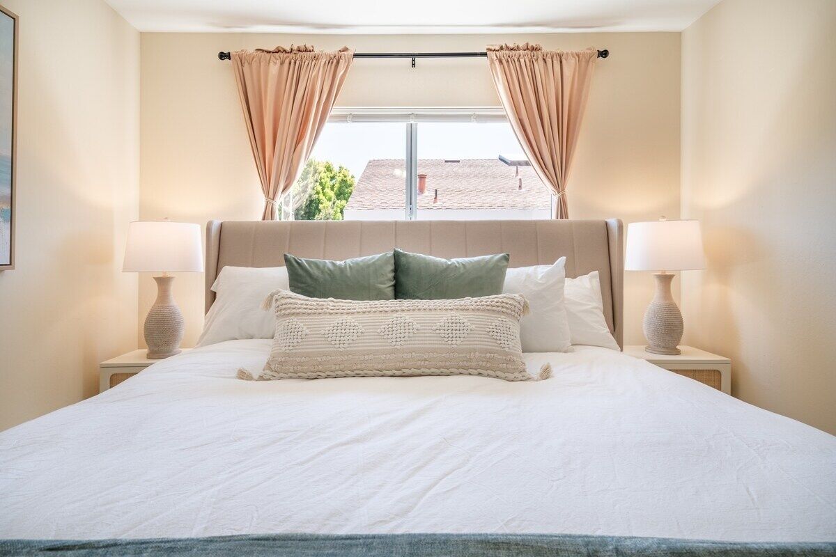 4 soverom, strykejern/-brett, wi-fi (inkludert) og sengetøy