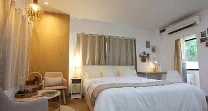 24hr Cozy stay BKK Near Airport and Mall Train to Town Room LatKrabang