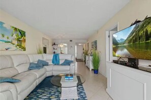 Smart TV - Gorgeous Full Harbor Views, 2-bedroom condo in beautiful Punta Gorda Isles.  (Punta Gorda)