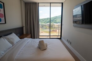 2 bedrooms, iron/ironing board, Internet, bed sheets