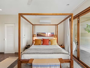 3 bedrooms, desk, iron/ironing board, travel cot