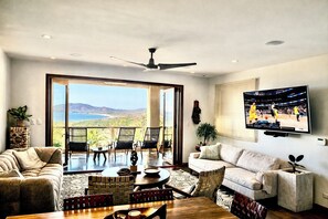 Smart TV - Prime Tamarindo Location • Stunning Ocean Views • Luxurious 3BR. Walk to Town. (Tamarindo)