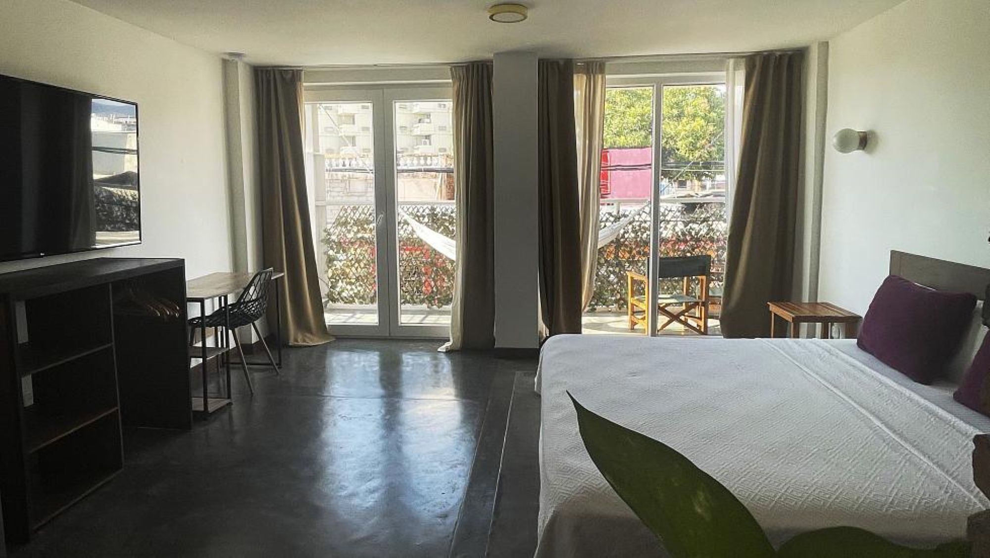 Junior-Suite, Balkon | Allergikerbettwaren, laptopgeeigneter Arbeitsplatz, kostenloses WLAN