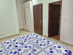 2 dormitorios, tabla de planchar con plancha, wifi y ropa de cama