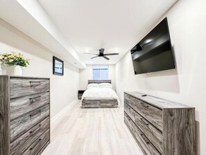 2 habitaciones, tabla de planchar con plancha, wifi y ropa de cama 