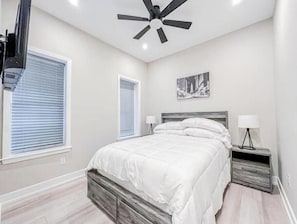 2 chambres, fer et planche à repasser, Wi-Fi, draps fournis