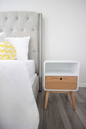 4 室のベッドルーム、アイロン / アイロン台、WiFi (無料)、ベッドシーツ