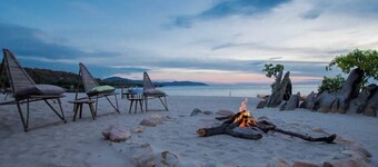 Nkwichi Lodge, self-catering luxury chalet Niassa A

