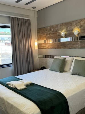 Deluxe Double Room, 1 Queen Bed | Desk, laptop workspace, free WiFi